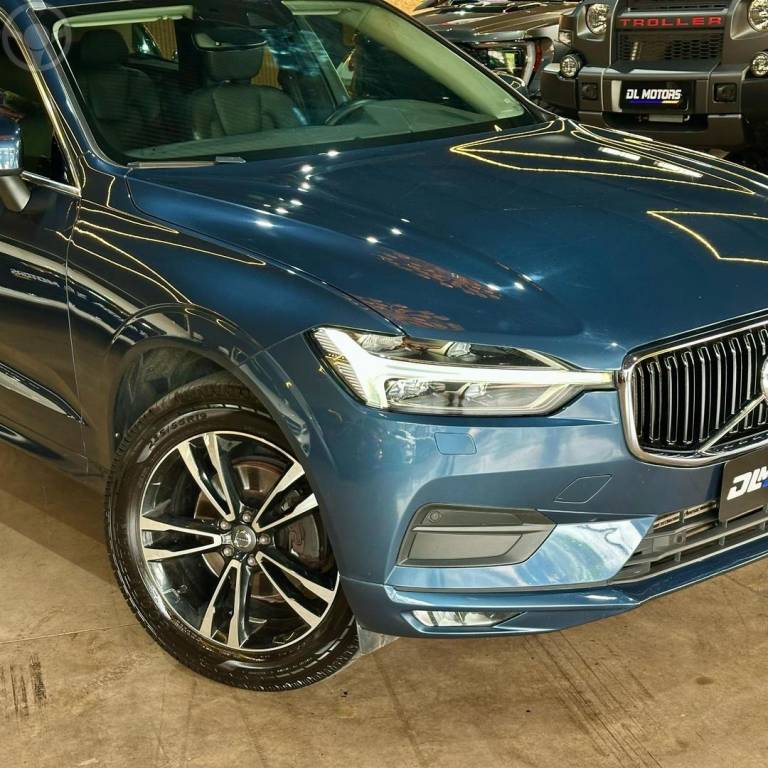 VOLVO - XC60 2.0 T5 MOMENTUM 4P AUTOMATICO - 2018/2019 - AZUL - R$ 172.800,00