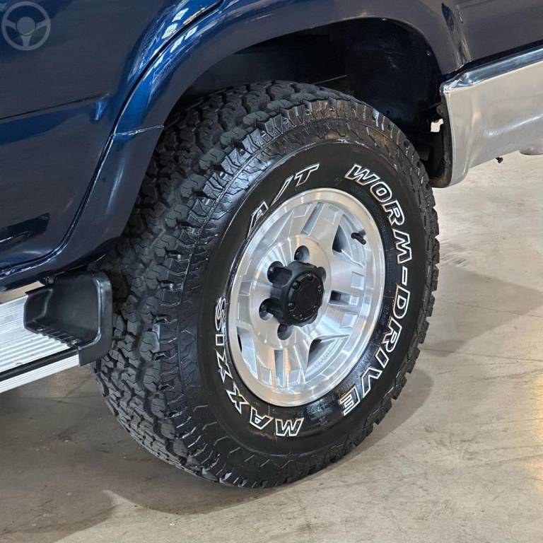 TOYOTA - HILUX SW4 2.7 SR 4X2 16V FLEX 4P MANUAL - 1993/1993 - AZUL - R$ 85.800,00