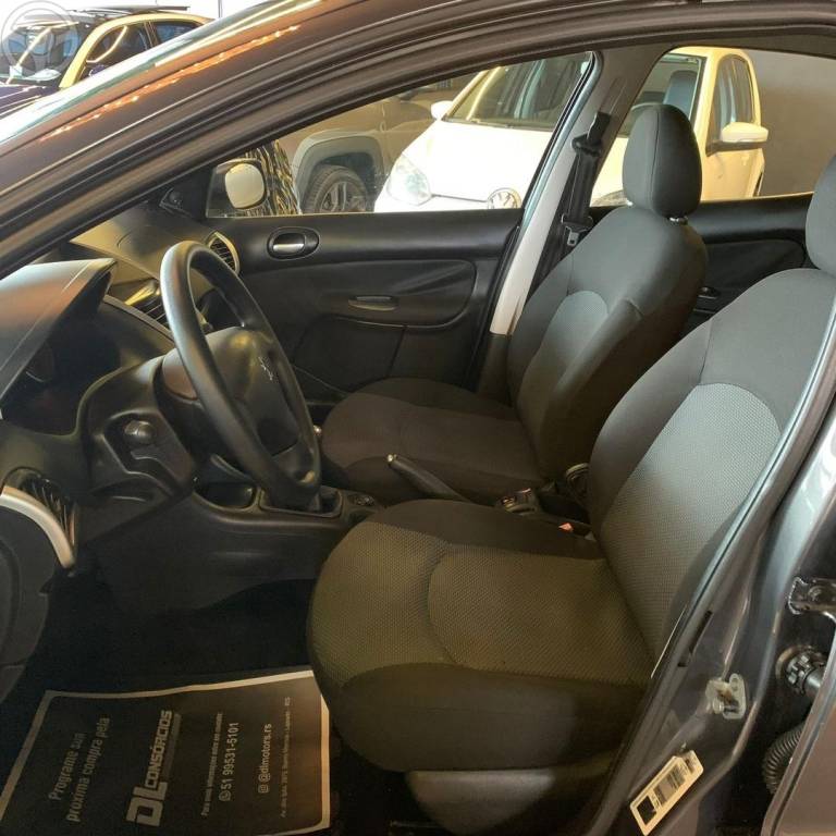 PEUGEOT - 207 1.4 XR 8V FLEX 4P MANUAL - 2012/2013 - CINZA - R$ 25.800,00