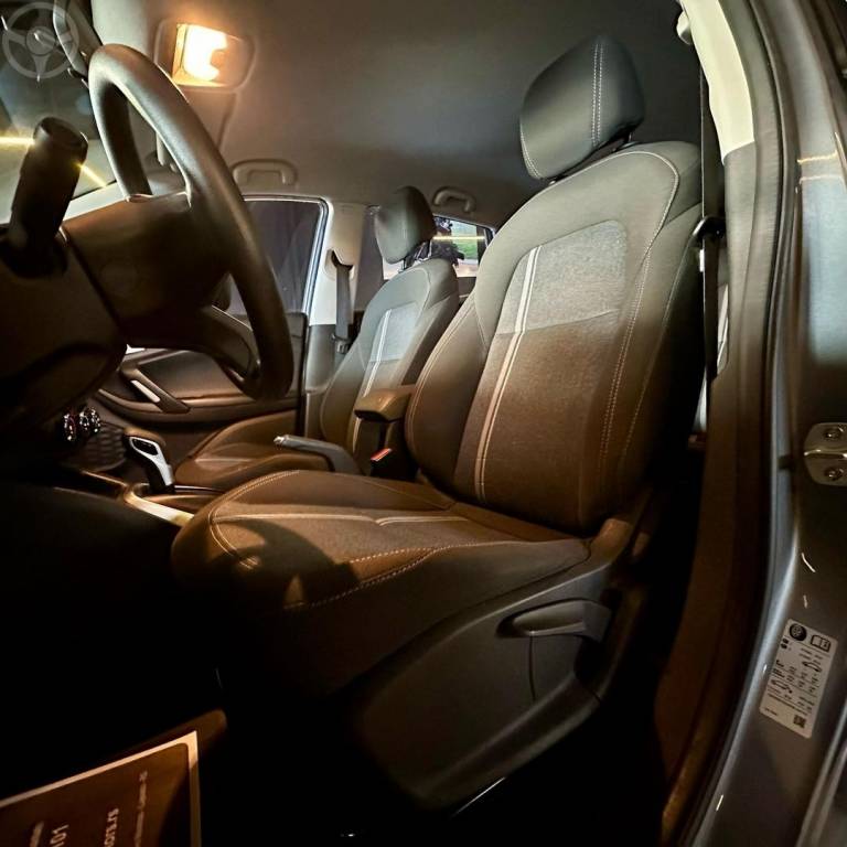 CHEVROLET - TRACKER - 2022/2023 - CINZA - R$ 109.800,00