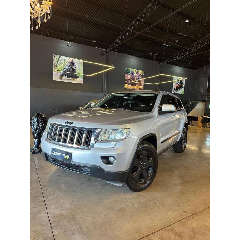 JEEP - GRAND CHEROKEE 3.6 V6 LAREDO 4WD 4P AUTOMATICO - 2012/2012 - PRATA - R$ 73.800,00