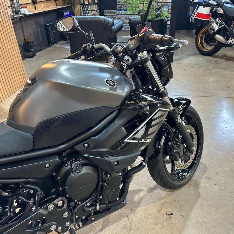 YAMAHA - XJ6 N ABS - 2016/2017 - CINZA - R$ 53.800,00