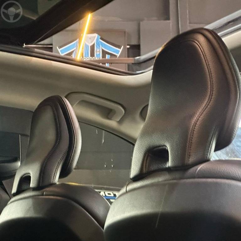 VOLVO - XC60 2.0 T5 MOMENTUM 4P AUTOMATICO - 2018/2019 - AZUL - R$ 172.800,00