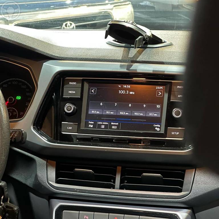 VOLKSWAGEN - T-CROSS - 2019/2020 - BRANCA - R$ 112.800,00