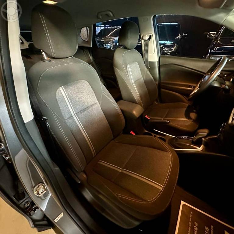 CHEVROLET - TRACKER - 2022/2023 - CINZA - R$ 109.800,00
