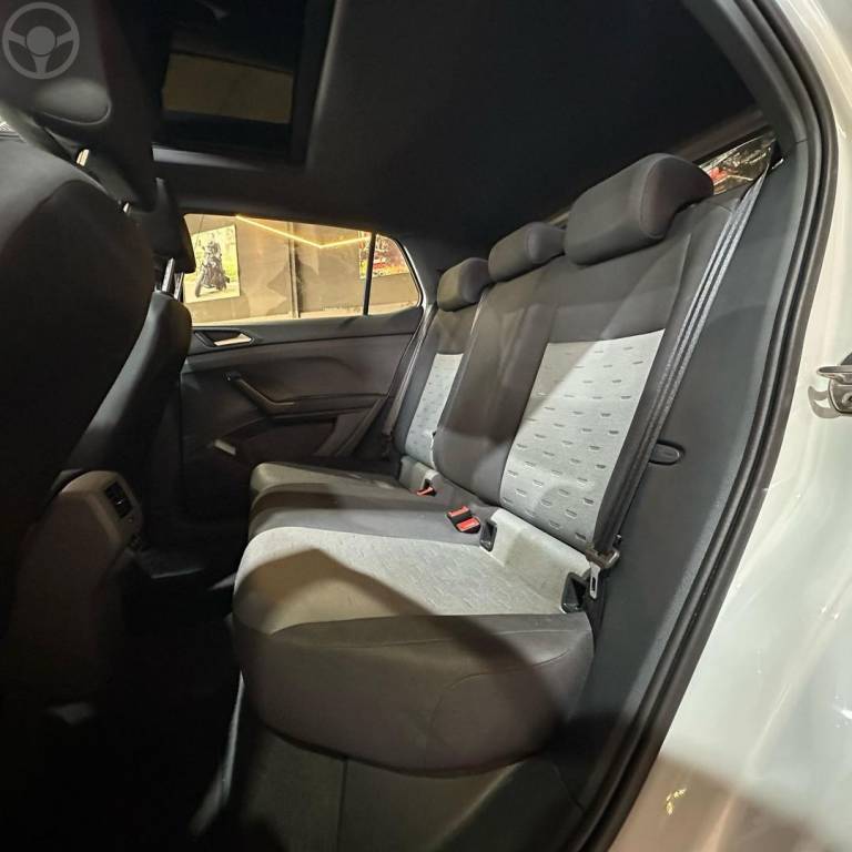VOLKSWAGEN - T-CROSS - 2019/2020 - BRANCA - R$ 112.800,00