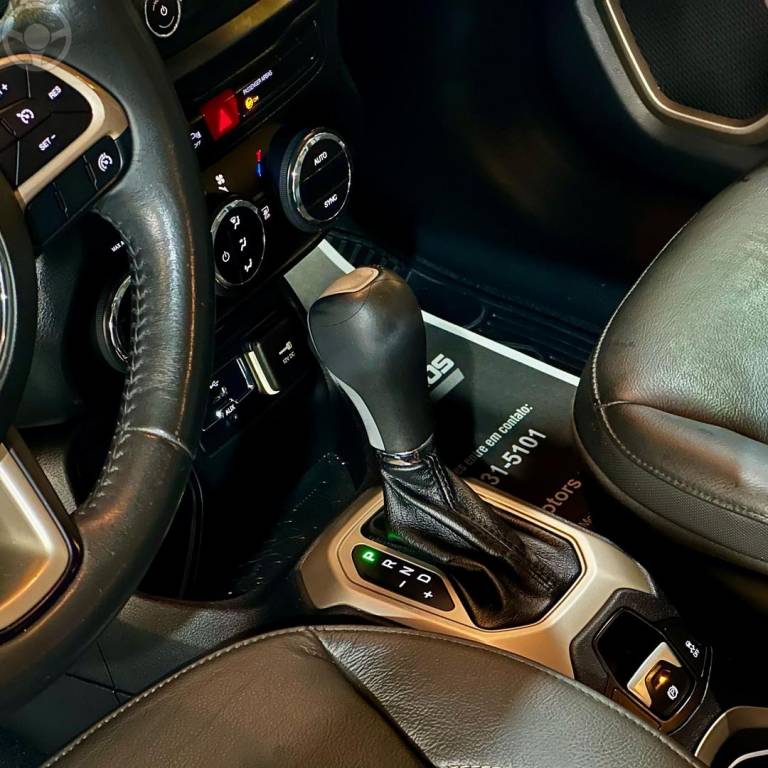 JEEP - RENEGADE - 2016/2016 - CINZA - R$ 75.800,00