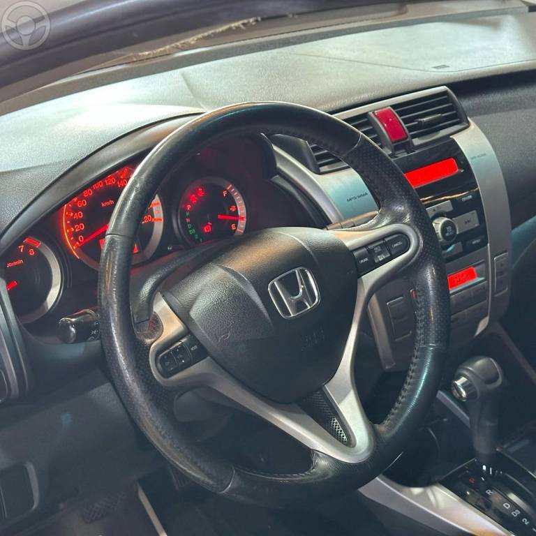 HONDA - CITY - 2012/2012 - BRANCA - R$ 55.800,00