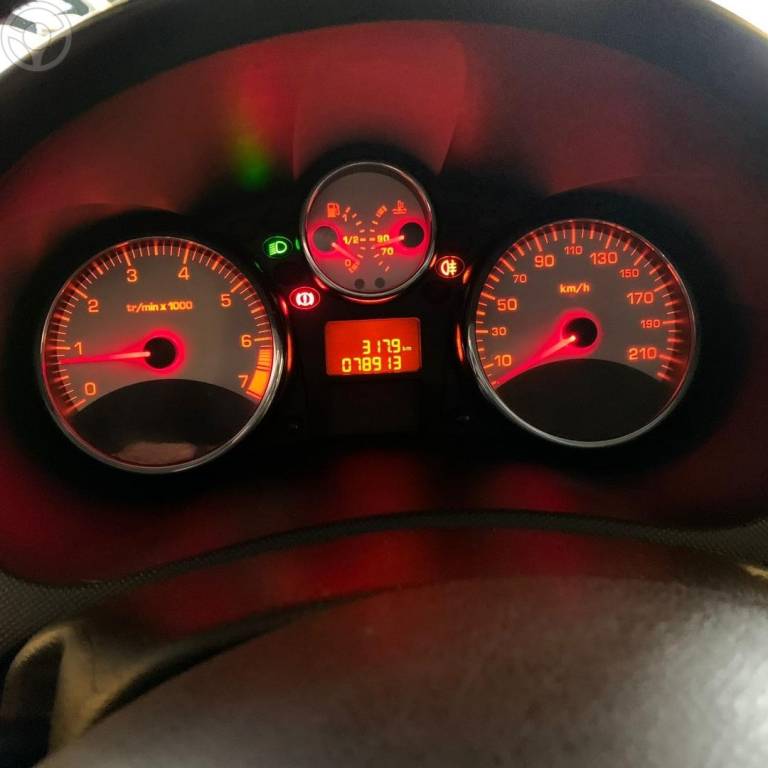 PEUGEOT - 207 1.4 XR 8V FLEX 4P MANUAL - 2012/2013 - CINZA - R$ 25.800,00