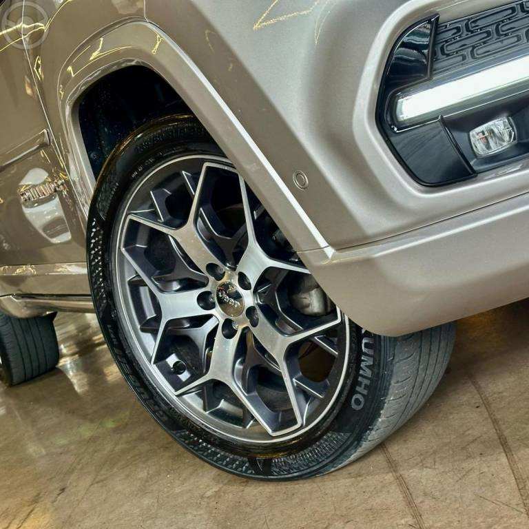 JEEP - COMMANDER - 2022/2022 - DOURADA - R$ 197.800,00