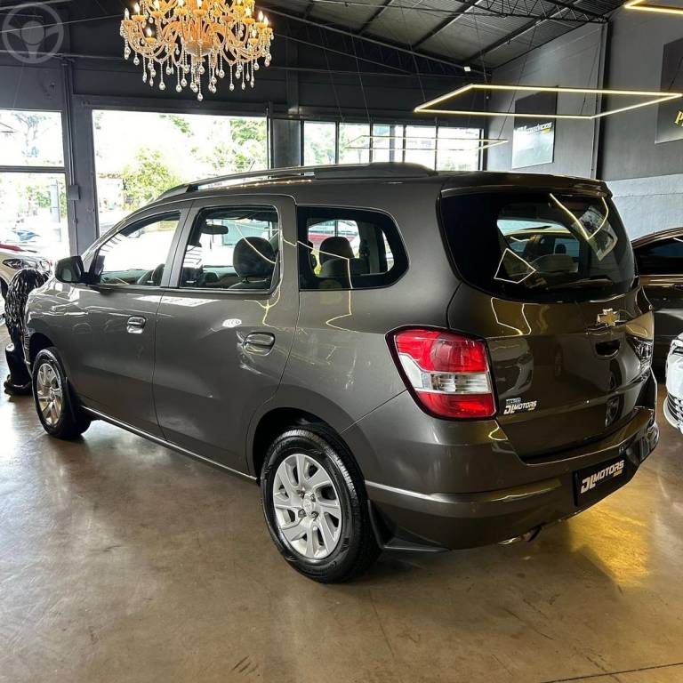 CHEVROLET - SPIN 1.8 LTZ 8V FLEX 4P AUTOMATICO - 2012/2013 - CINZA - R$ 55.800,00