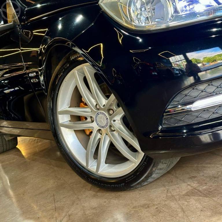 MERCEDES-BENZ - C 180 - 2011/2012 - PRETA - R$ 58.800,00