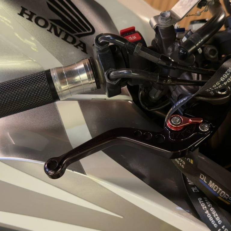 HONDA - CBR 600RR - 2007/2007 - BRANCA - R$ 40.800,00