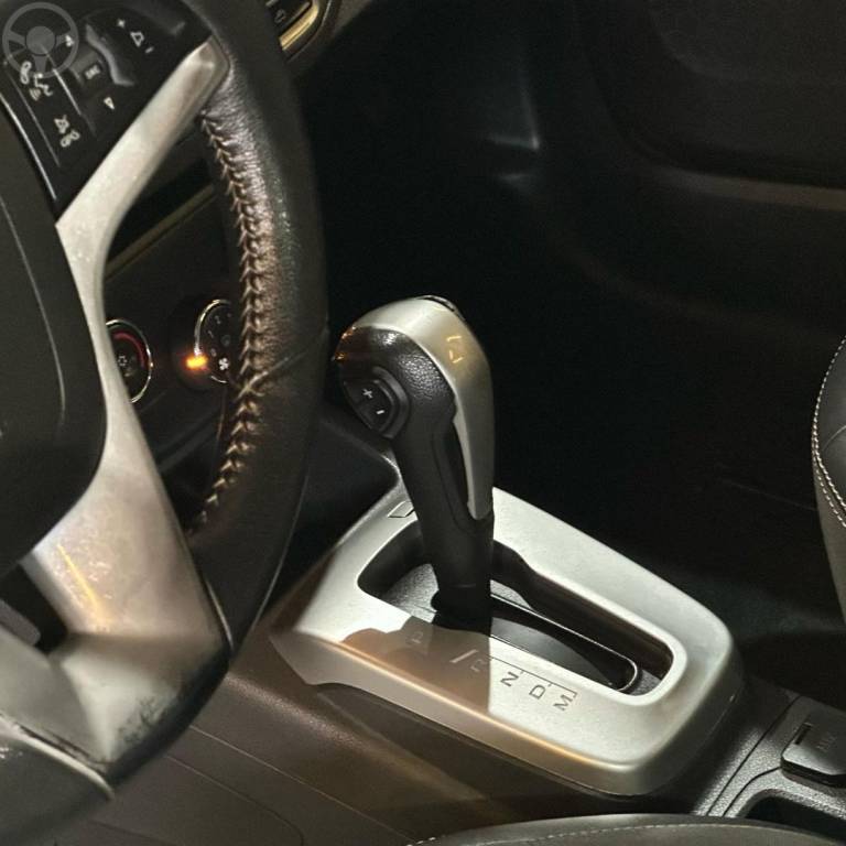 CHEVROLET - SPIN - 2016/2016 - BRANCA - R$ 62.800,00