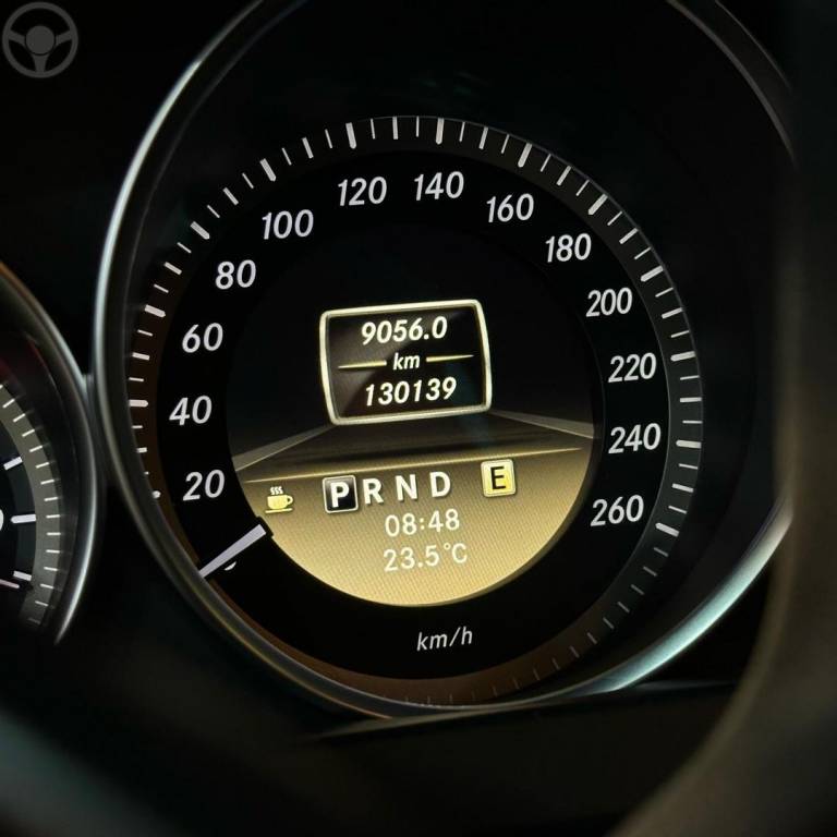 MERCEDES-BENZ - C 180 - 2011/2012 - PRETA - R$ 58.800,00