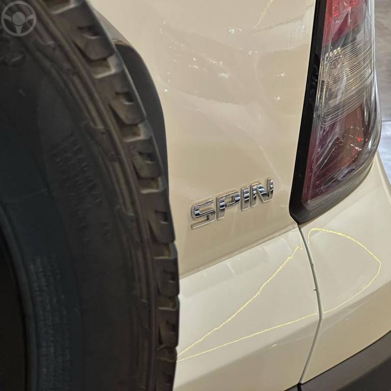 CHEVROLET - SPIN - 2016/2016 - BRANCA - R$ 62.800,00