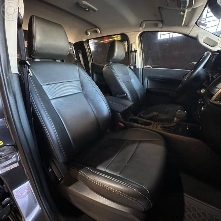 FORD - RANGER - 2021/2022 - CINZA - R$ 153.800,00