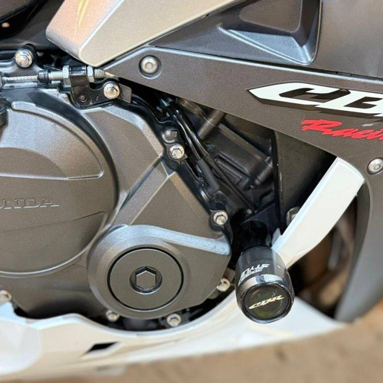 HONDA - CBR 600RR - 2007/2007 - BRANCA - R$ 40.800,00