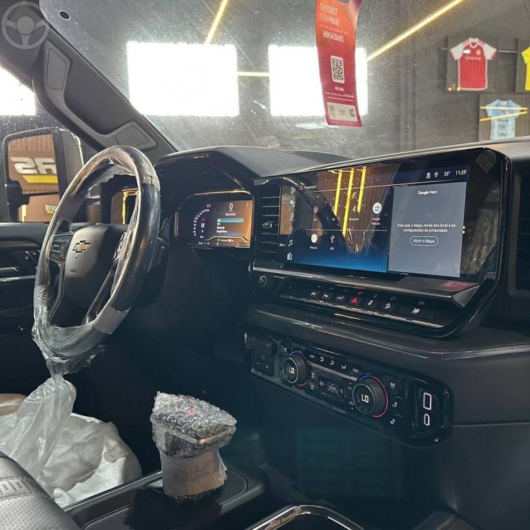 CHEVROLET - SILVERADO - 2025/2024 - VERMELHA - R$ 479.800,00