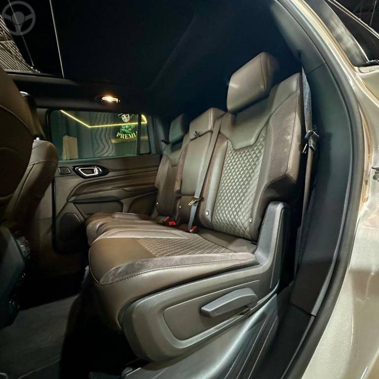 JEEP - COMMANDER - 2022/2022 - DOURADA - R$ 197.800,00