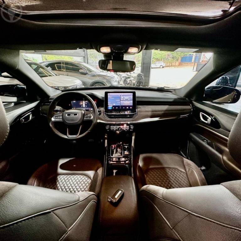 JEEP - COMMANDER - 2022/2022 - DOURADA - R$ 197.800,00