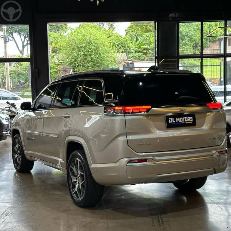 JEEP - COMMANDER - 2022/2022 - DOURADA - R$ 197.800,00