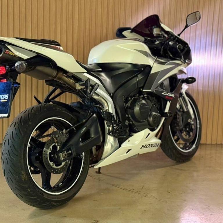 HONDA - CBR 600RR - 2007/2007 - BRANCA - R$ 40.800,00