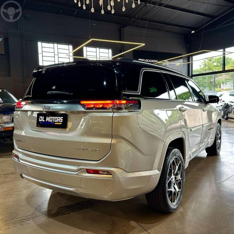 JEEP - COMMANDER - 2022/2022 - DOURADA - R$ 197.800,00