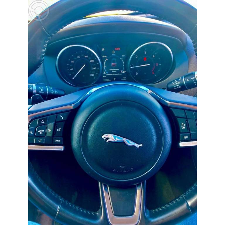 JAGUAR - F-PACE 2.0 16V TURBO DIESEL PRESTIGE AWD 4P AUTOMATICO - 2017/2018 - AZUL - R$ 198.000,00