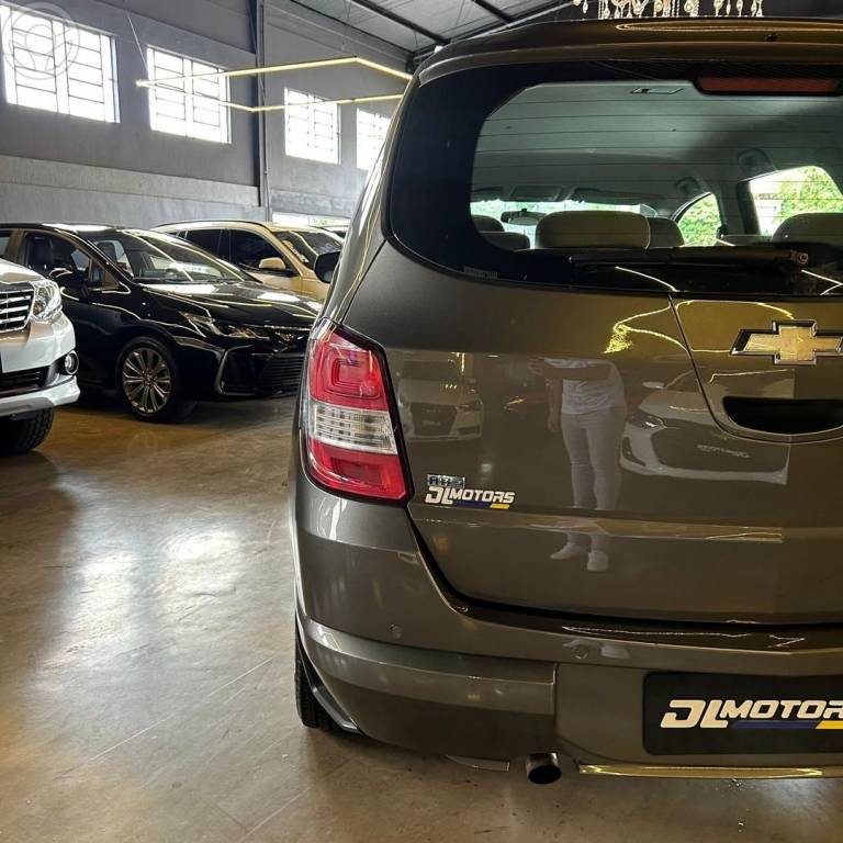 CHEVROLET - SPIN 1.8 LTZ 8V FLEX 4P AUTOMATICO - 2012/2013 - CINZA - R$ 55.800,00