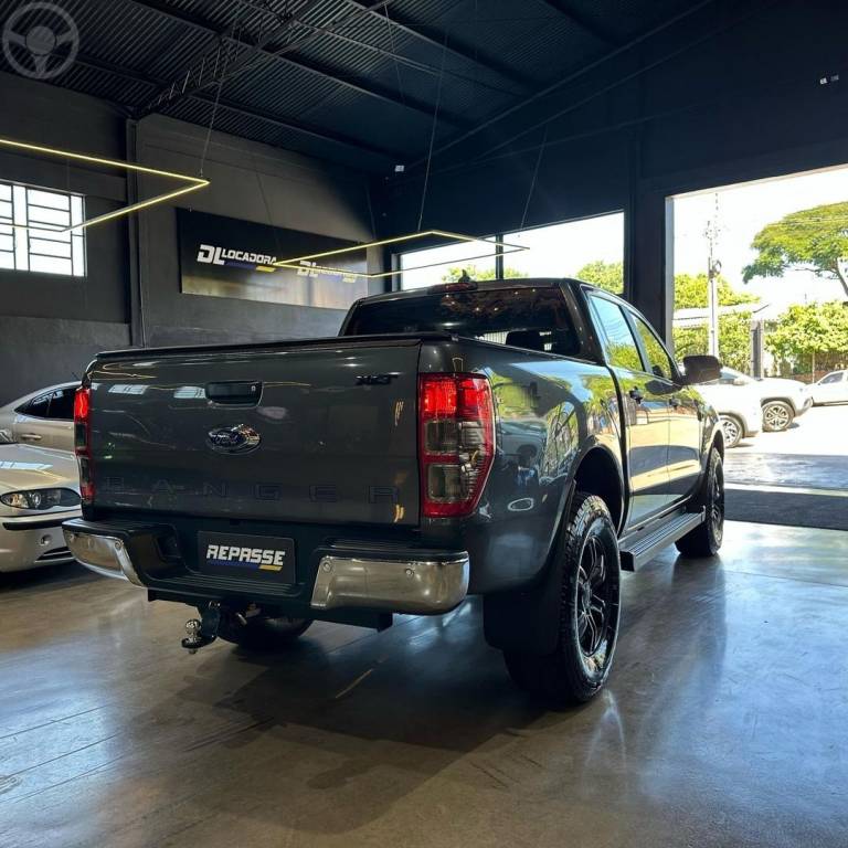 FORD - RANGER - 2021/2022 - CINZA - R$ 153.800,00