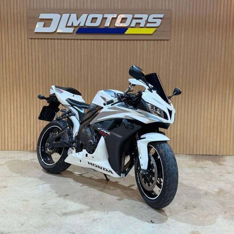 HONDA - CBR 600RR - 2007/2007 - BRANCA - R$ 40.800,00