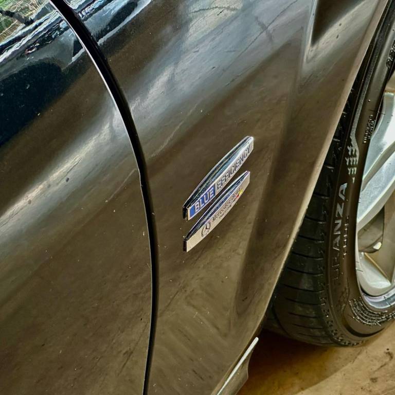 MERCEDES-BENZ - C 180 - 2011/2012 - PRETA - R$ 58.800,00