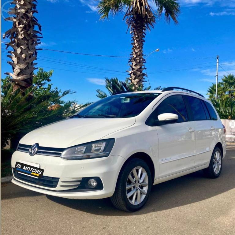 VOLKSWAGEN - SPACEFOX - 2015/2016 - BRANCA - R$ 55.900,00