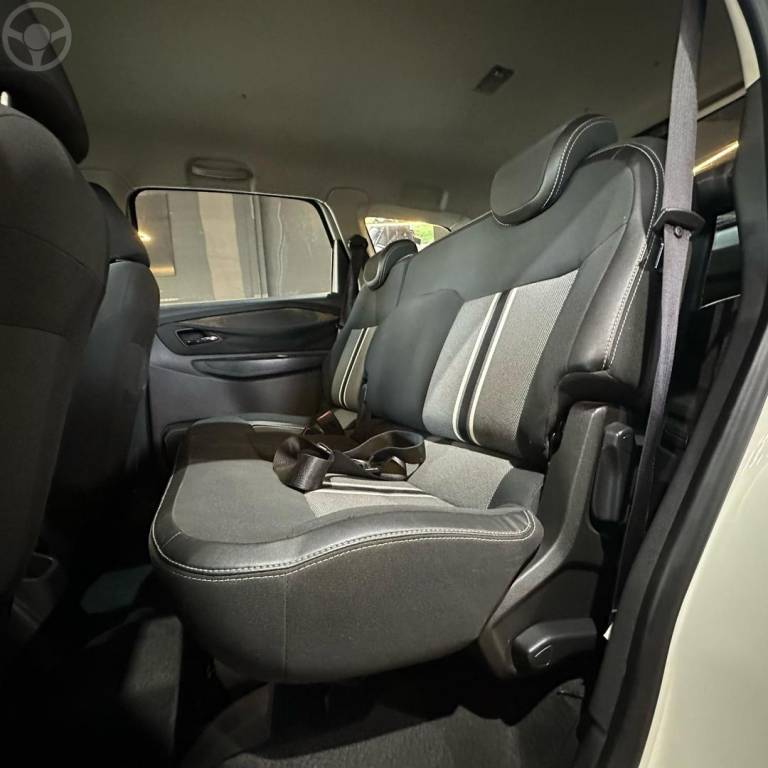 CHEVROLET - SPIN - 2016/2016 - BRANCA - R$ 62.800,00