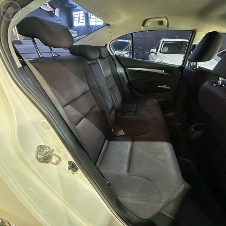 HONDA - CITY - 2012/2012 - BRANCA - R$ 55.800,00