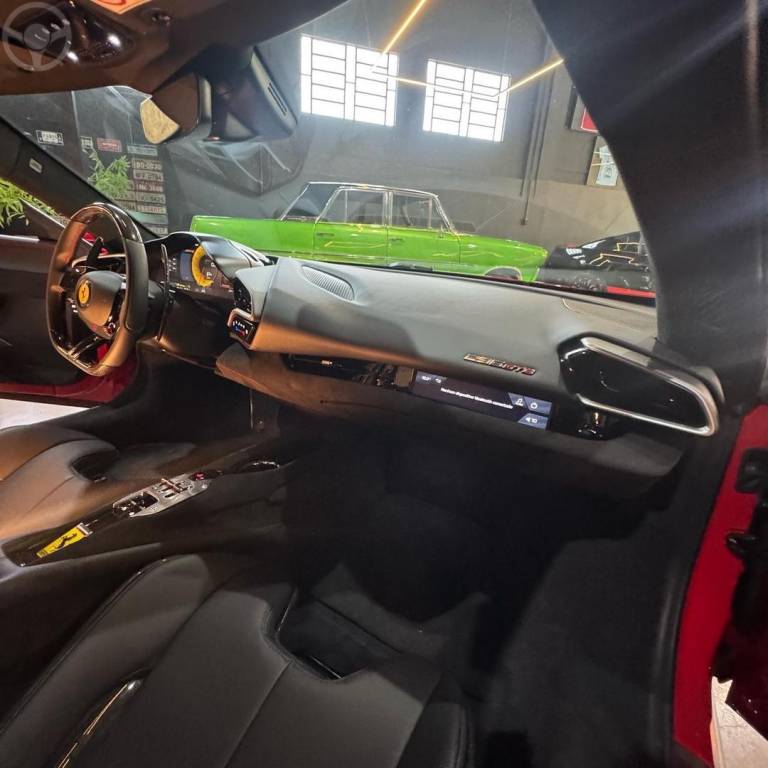 FERRARI - FF - 2025/2025 - VERMELHA - R$ 3.999.800,00