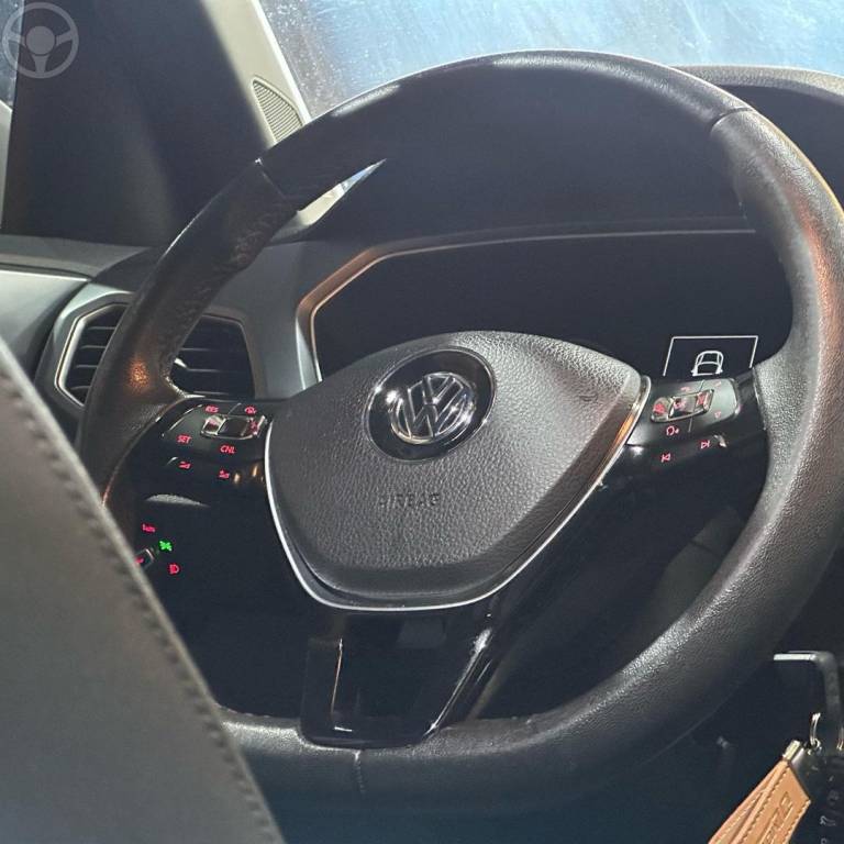 VOLKSWAGEN - T-CROSS - 2019/2020 - BRANCA - R$ 112.800,00