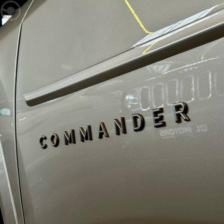JEEP - COMMANDER - 2022/2022 - DOURADA - R$ 197.800,00
