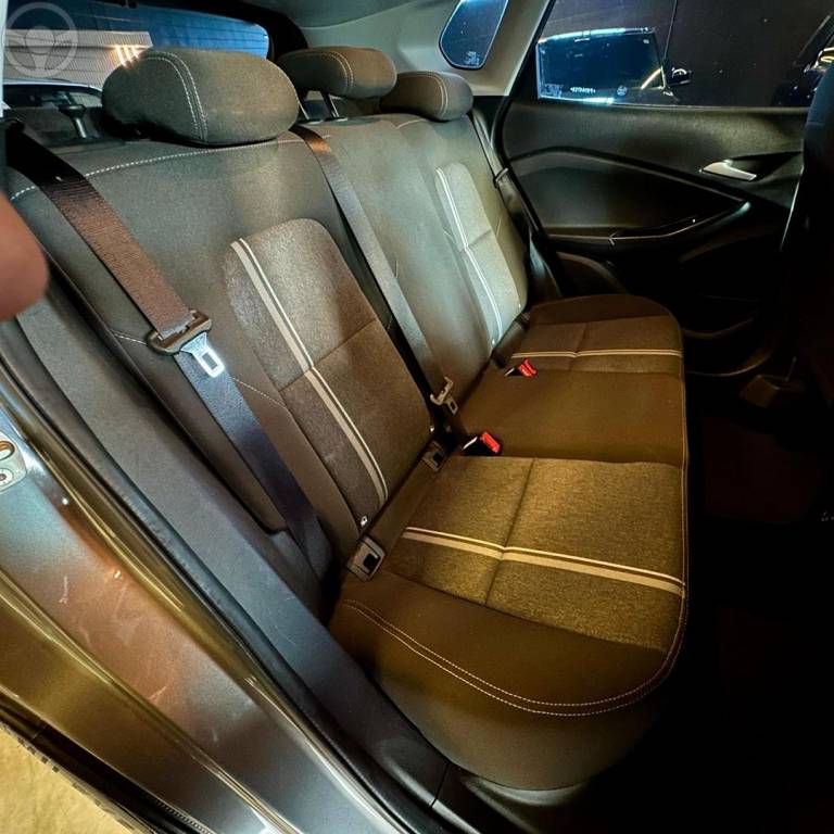 CHEVROLET - TRACKER - 2022/2023 - CINZA - R$ 109.800,00