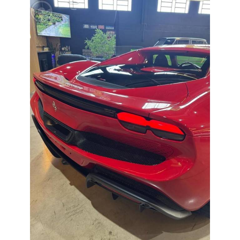 FERRARI - FF - 2025/2025 - VERMELHA - R$ 3.999.800,00