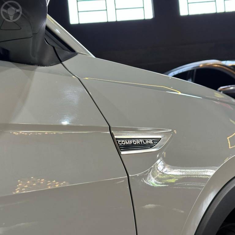 VOLKSWAGEN - T-CROSS - 2019/2020 - BRANCA - R$ 112.800,00