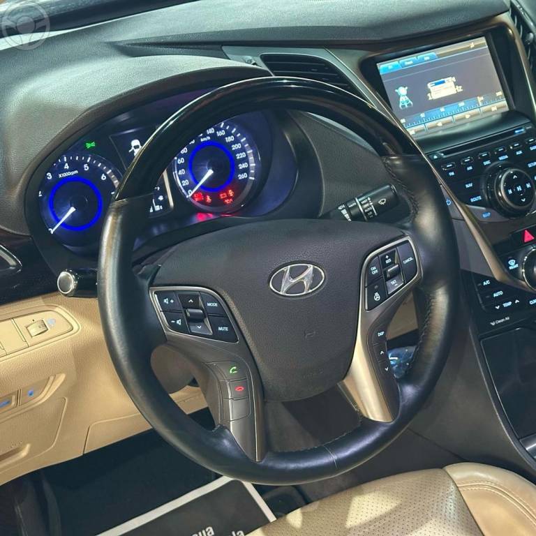 HYUNDAI - AZERA - 2013/2014 - BRANCA - R$ 79.800,00