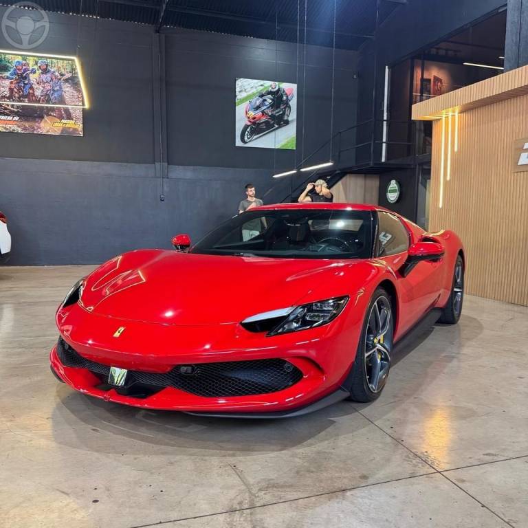 FERRARI - FF - 2025/2025 - VERMELHA - R$ 3.999.800,00