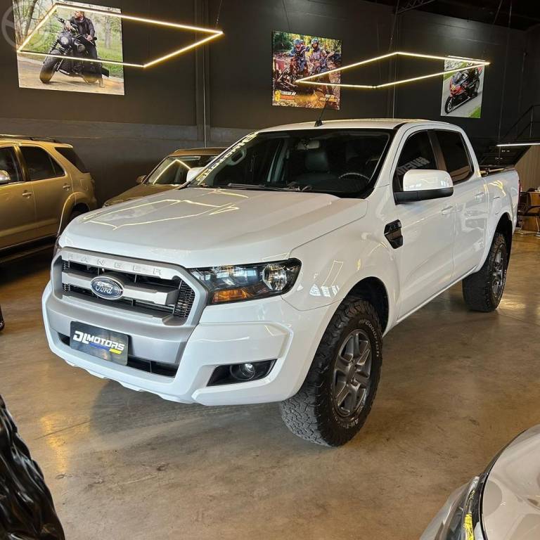 FORD - RANGER - 2018/2019 - BRANCA - R$ 139.800,00