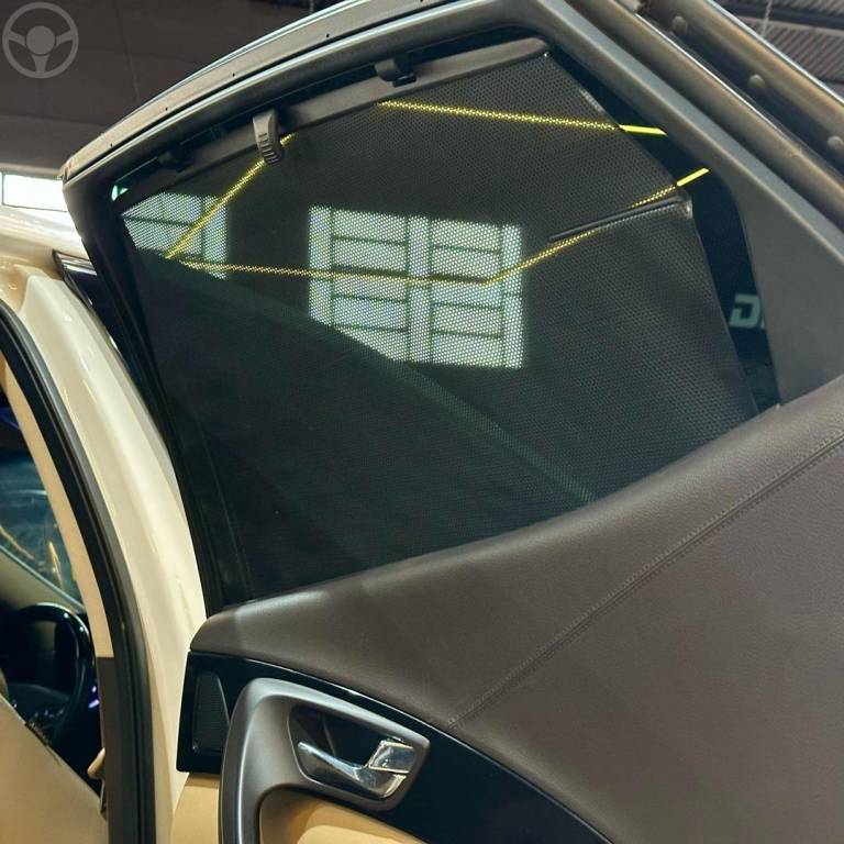 HYUNDAI - AZERA - 2013/2014 - BRANCA - R$ 79.800,00