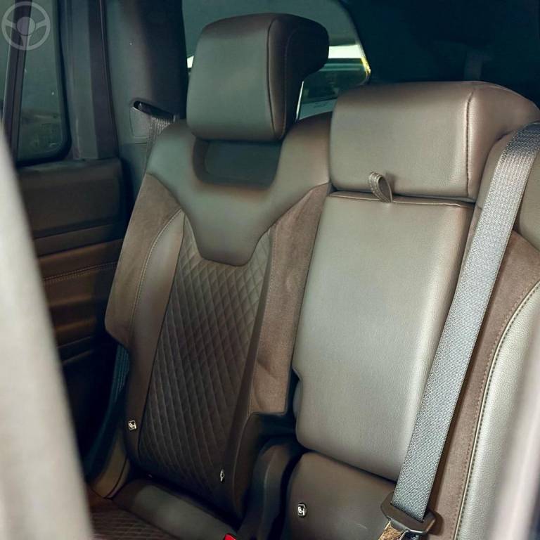 JEEP - COMMANDER - 2022/2022 - DOURADA - R$ 197.800,00