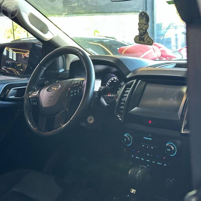 FORD - RANGER - 2021/2022 - CINZA - R$ 153.800,00