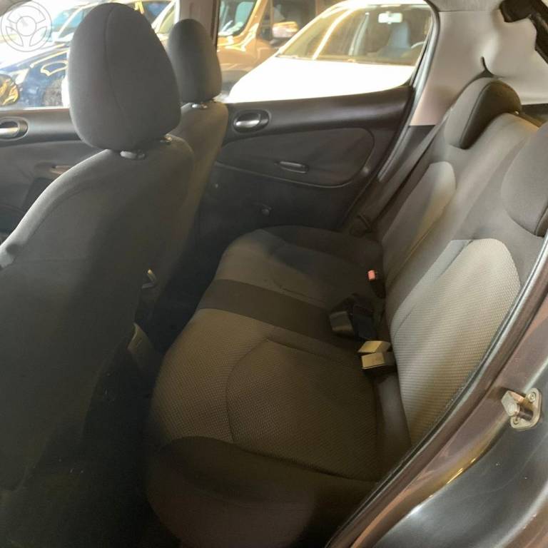 PEUGEOT - 207 1.4 XR 8V FLEX 4P MANUAL - 2012/2013 - CINZA - R$ 25.800,00