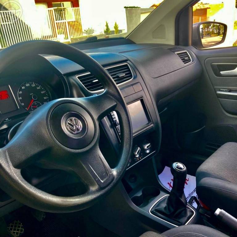 VOLKSWAGEN - FOX - 2012/2013 - PRATA - R$ 38.900,00